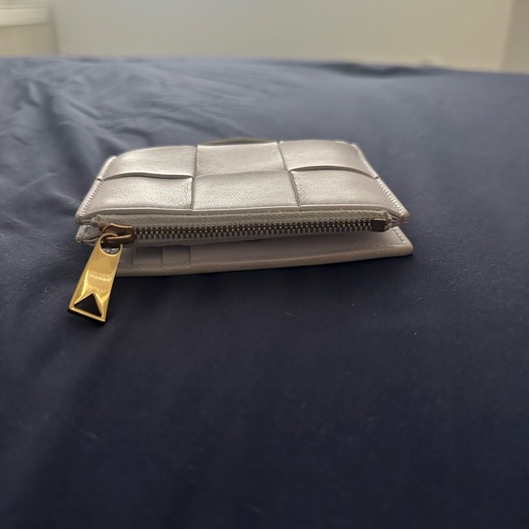Bottega Veneta Cassette Bi-Fold Zip Wallet - Picture 5 of 6